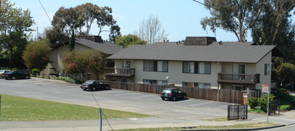 Crescent Park Apartments in Richmond, CA - Building Photo - Building Photo