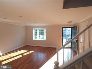 8 Asbury Way in Sterling, VA - Building Photo - Building Photo