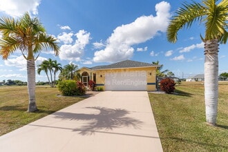 304 NW 12th Ln in Cape Coral, FL - Building Photo - Building Photo