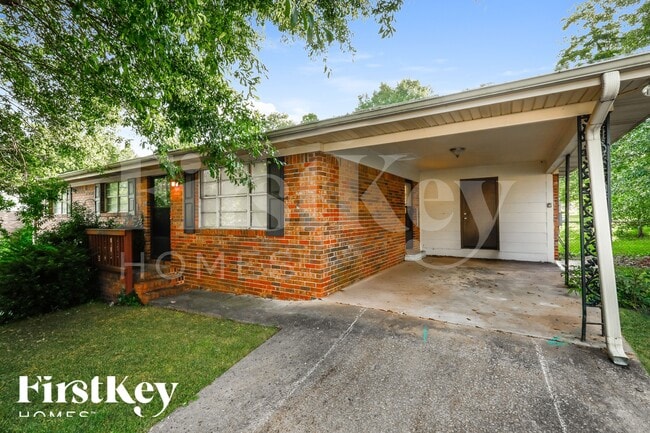 5562 Hood St in Lula, GA - Foto de edificio - Building Photo