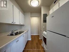 158 Fitch St in Welland, ON - Building Photo - Building Photo