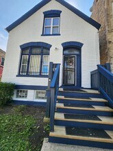 2825 W Lexington St in Chicago, IL - Building Photo - Building Photo