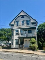 1309 Smith St in Providence, RI - Building Photo