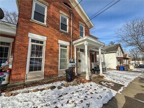 153 N Sycamore St in Ravenna, OH - Building Photo - Building Photo