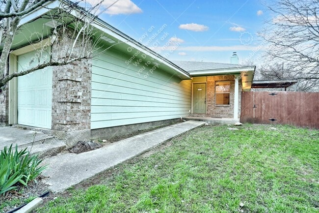 108 Hughson Ct in San Marcos, TX - Building Photo - Building Photo