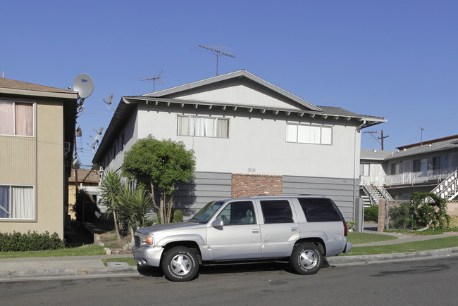 721 N Ridgeway Ln in La Habra, CA - Foto de edificio - Building Photo