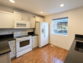 4910 147th Pl SE in Everett, WA - Building Photo - Building Photo