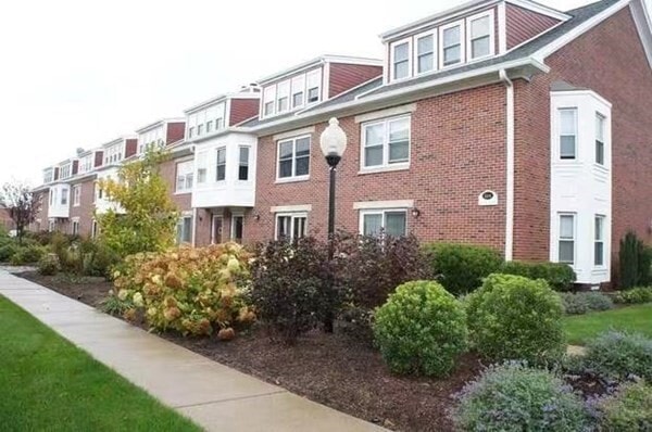 162 Quincy Shore Dr in Quincy, MA - Building Photo - Building Photo