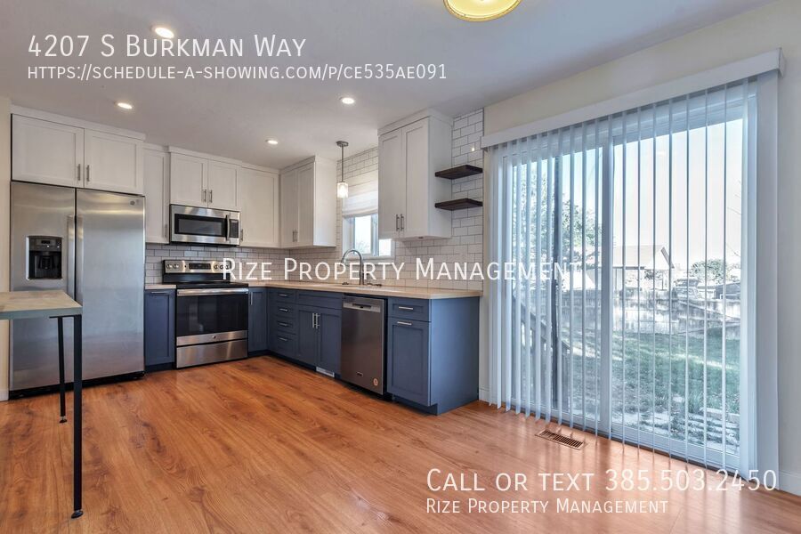 4207 Burkman Way in West Valley City, UT - Foto de edificio