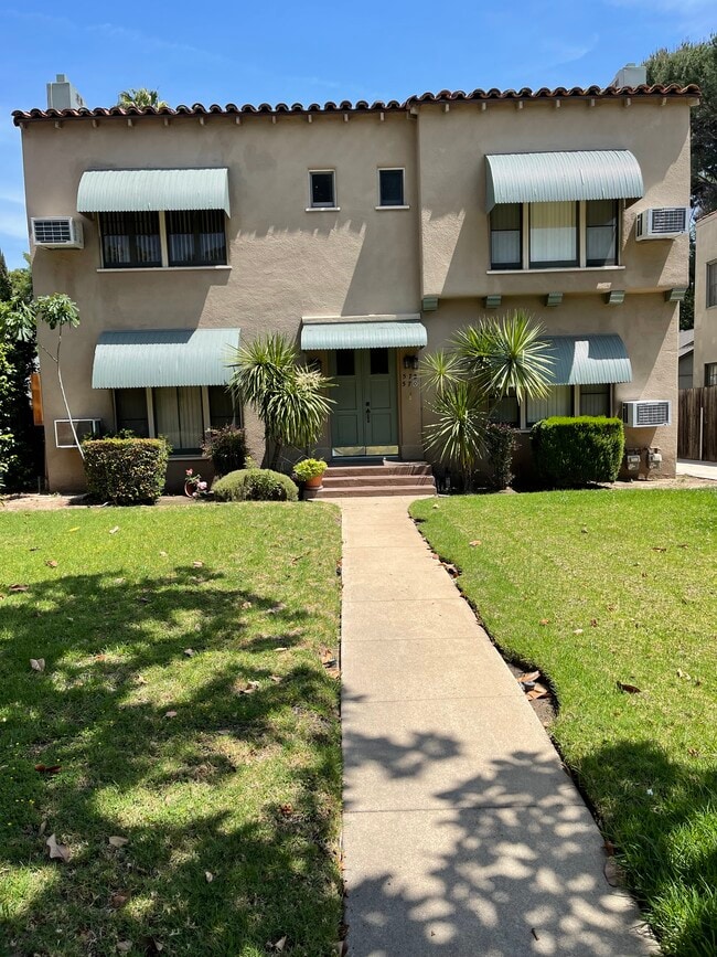 574 N El Molino Ave, Unit 574