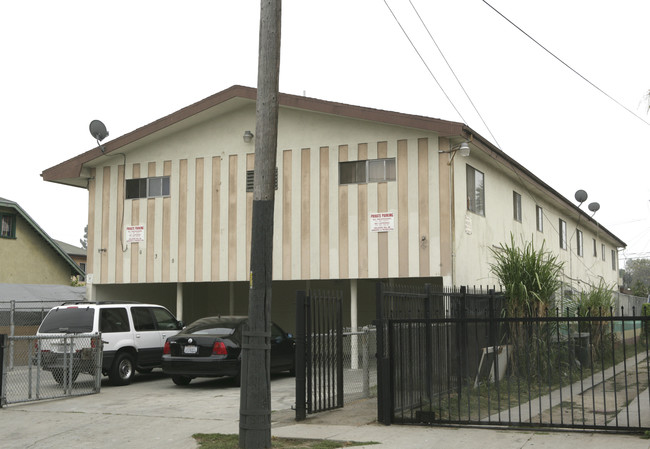 1030 W 93rd St in Los Angeles, CA - Building Photo - Building Photo