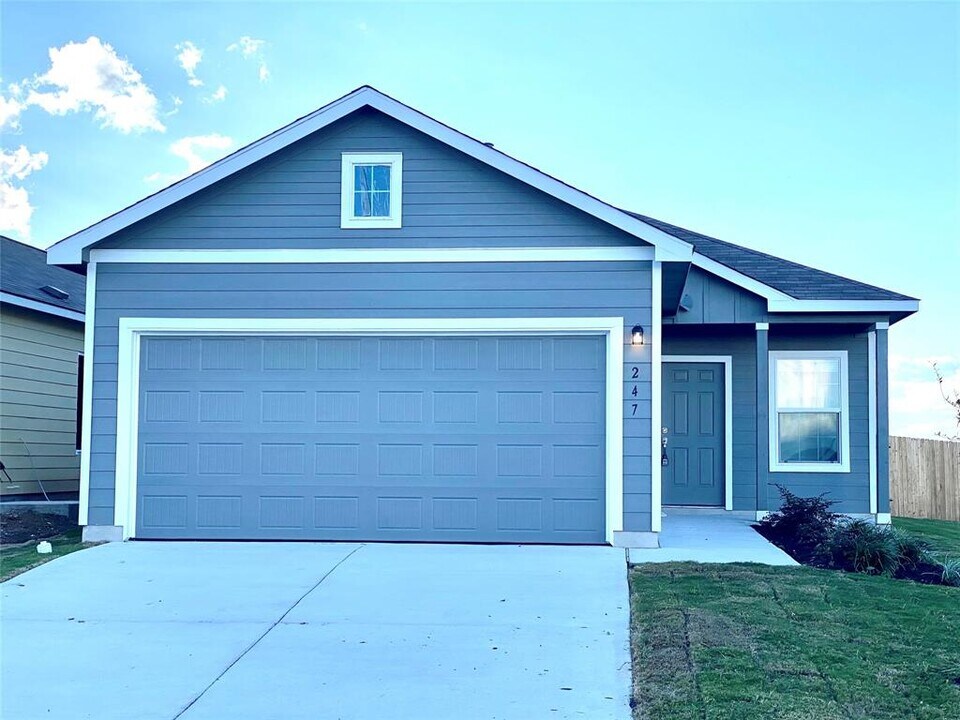 247 Mica Trl in Maxwell, TX - Building Photo