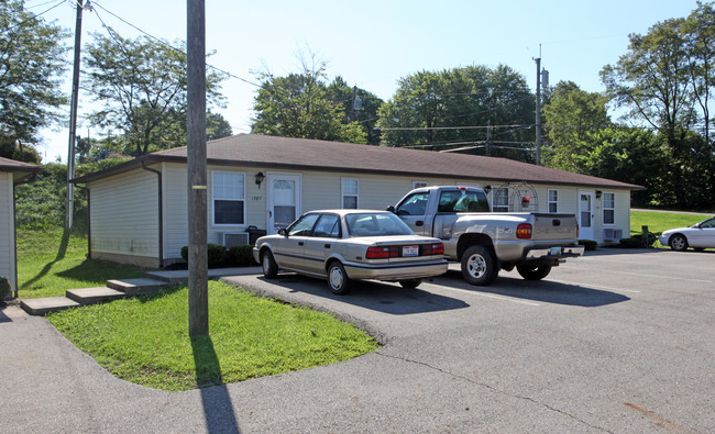 1583-1593 Tiki Ln in Lancaster, OH - Building Photo - Building Photo