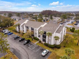 2030 Cascades Blvd in Kissimmee, FL - Building Photo