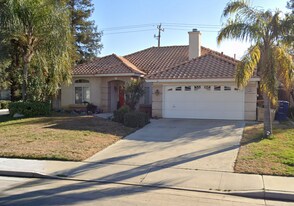 11001 Mirage Dr in Bakersfield, CA - Building Photo