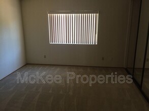 12951 Pipilo Ct in San Diego, CA - Building Photo - Building Photo