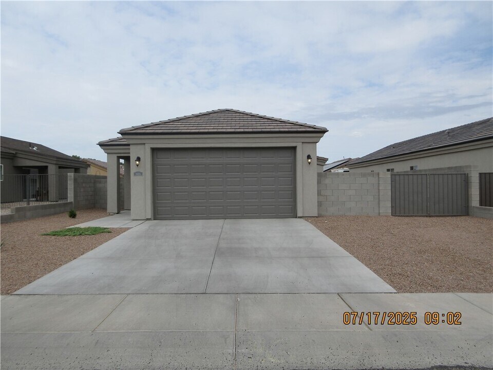 3555 N Kenneth Rd in Kingman, AZ - Building Photo