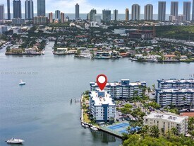 16546 NE 26th Ave in North Miami Beach, FL - Building Photo