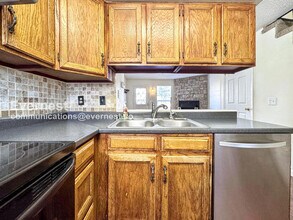 1811 S Quebec Way in Denver, CO - Building Photo - Building Photo