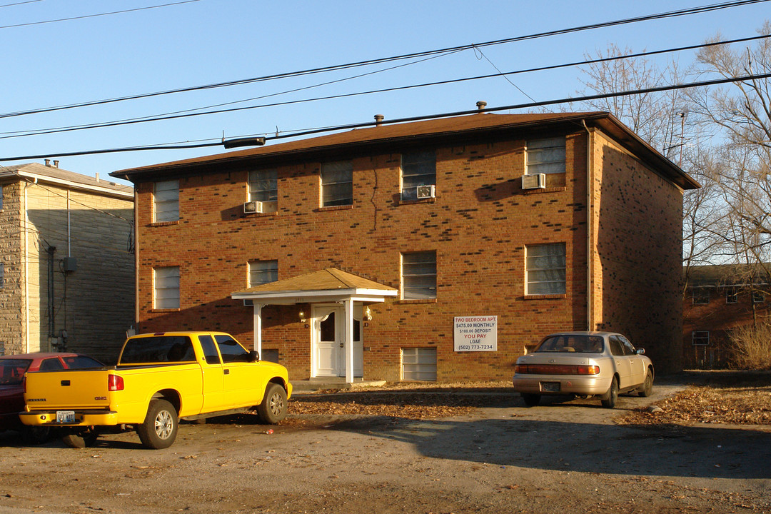3411 Shanks Ln in Louisville, KY - Foto de edificio