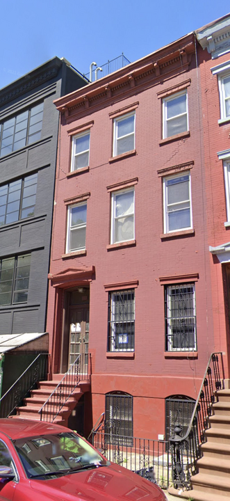 266 Berry St in Brooklyn, NY - Building Photo