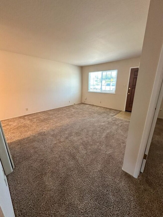 195 Lund Ave-Unit -197 in Hayward, CA - Building Photo - Building Photo