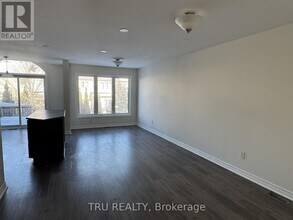 247 Hunterbrook St in Ottawa, ON - Building Photo - Building Photo