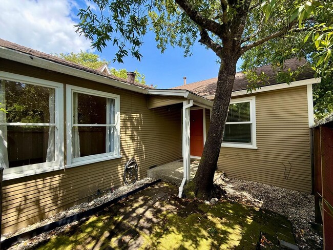 534 Northern Ave in Mill Valley, CA - Foto de edificio - Building Photo