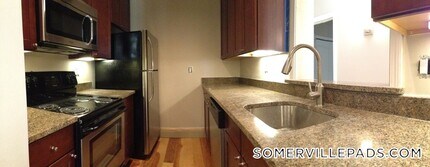 17 Bow St in Somerville, MA - Building Photo - Building Photo