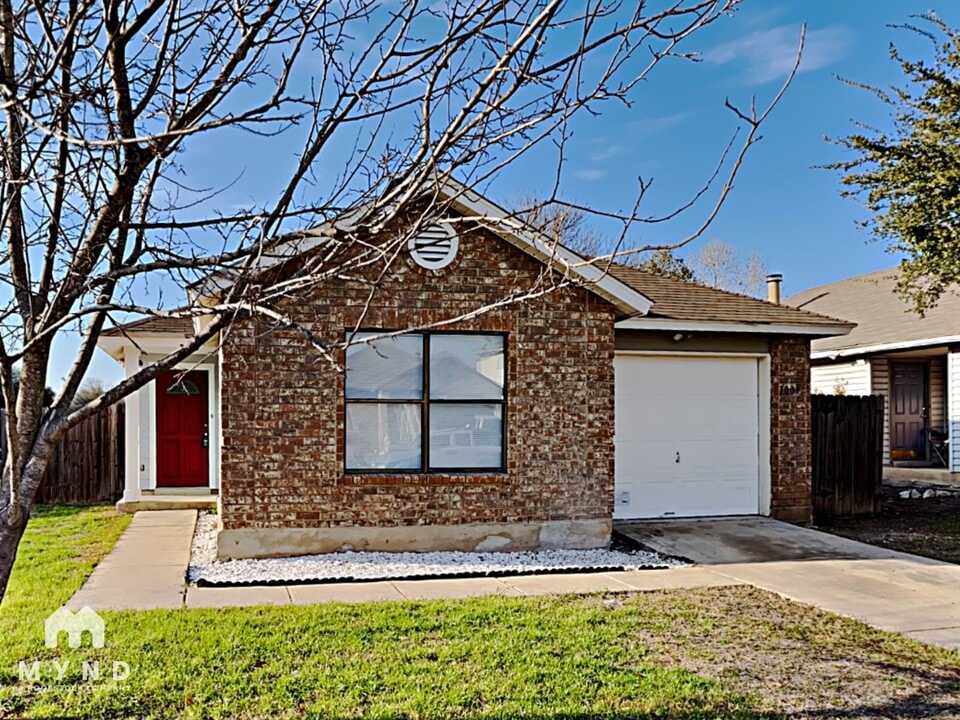 7009 Blossom Creek in Converse, TX - Building Photo