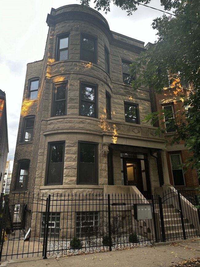 914 N Winchester Ave, Unit 2