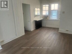 398-398 Spadina Rd in Toronto, ON - Building Photo - Building Photo