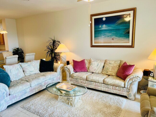 20061 Sanibel View Cir in Ft. Myers, FL - Foto de edificio - Building Photo