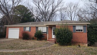 3104 Mastin Lake Rd NE in Huntsville, AL - Building Photo