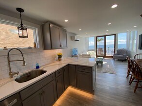 31 Shoreline Dr in Stratford, CT - Foto de edificio - Building Photo