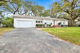 380 S Church St in Fairhope, AL - Building Photo - Building Photo