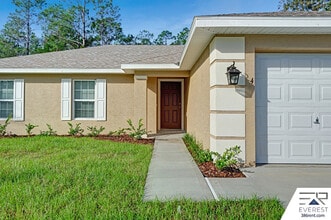 4 Sea Beacon Pl in Palm Coast, FL - Building Photo - Building Photo