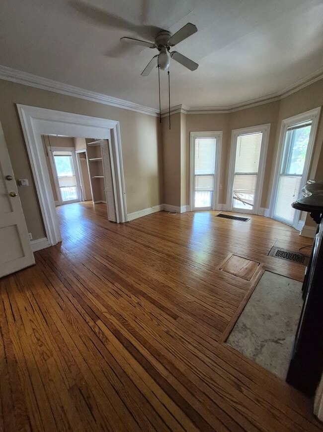 property at 7 Lafayette Pl