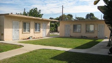 F Avenue Apartments in National City, CA - Foto de edificio - Building Photo