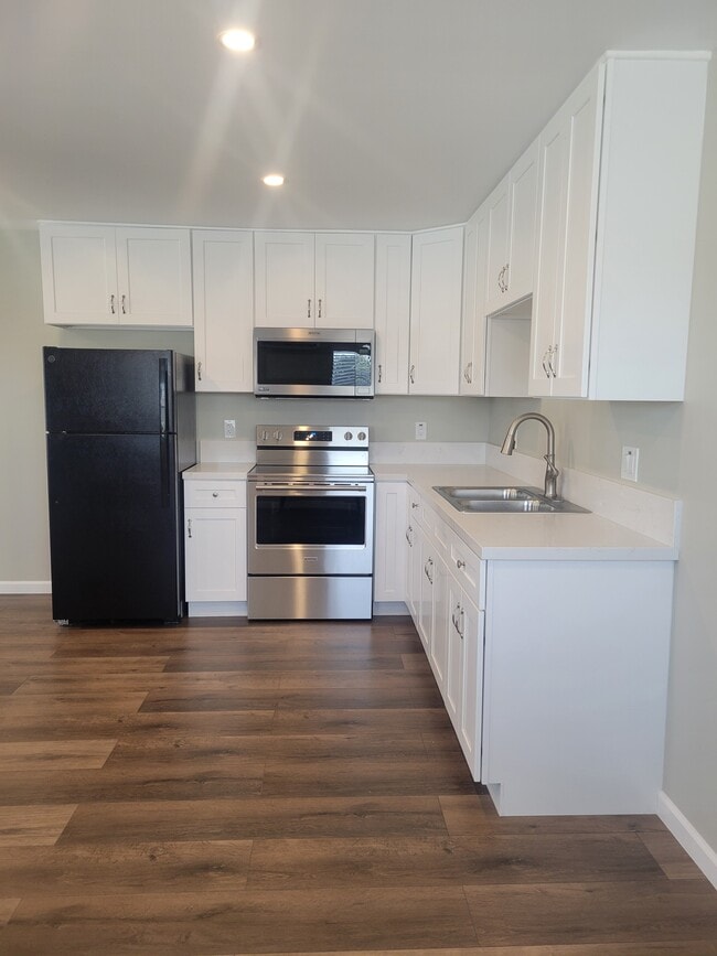 5551 Lemon Ave, Unit 1/2