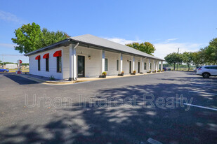 1012 Airport Rd in Destin, FL - Foto de edificio - Building Photo