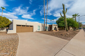 10627 N 44th Ct in Phoenix, AZ - Building Photo - Building Photo