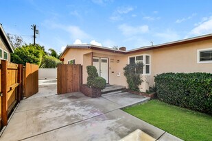 11858 Beatrice St in Los Angeles, CA - Building Photo