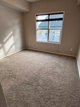 1220 Blackfoot Dr in Regina, SK - Building Photo - Building Photo