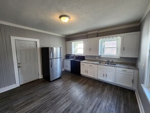 2303 W 1st St in Davenport, IA - Building Photo - Building Photo