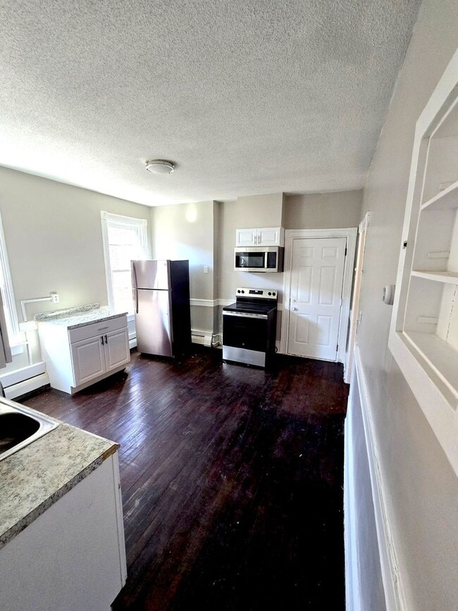 93 Maple Ave