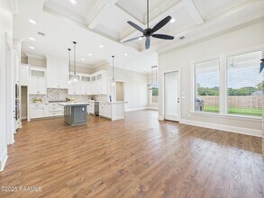 104 Carriage Lakes Dr in Youngsville, LA - Building Photo - Building Photo