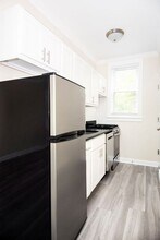 646 W Roscoe St in Chicago, IL - Foto de edificio - Building Photo