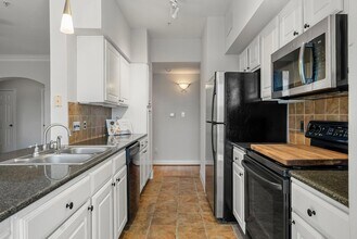 7701 Rialto Blvd, Unit 1426 in Austin, TX - Foto de edificio - Building Photo