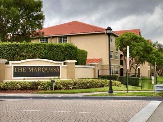 140 SW 117th Ave in Pembroke Pines, FL - Building Photo - Building Photo